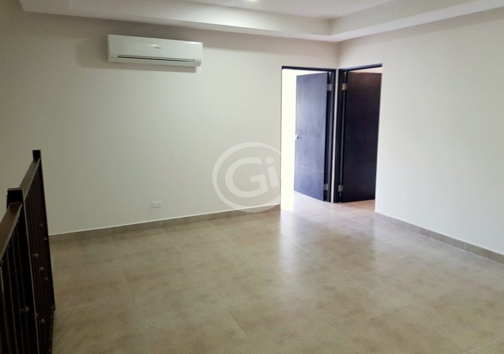 16. Sala-Familiar. Embassy Club TownHome