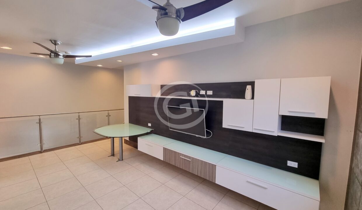 18. Estudio. Embassy Club. Alquiler TownHome