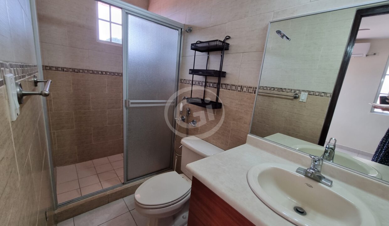19. Baño casa Castel Novo venta alquiler