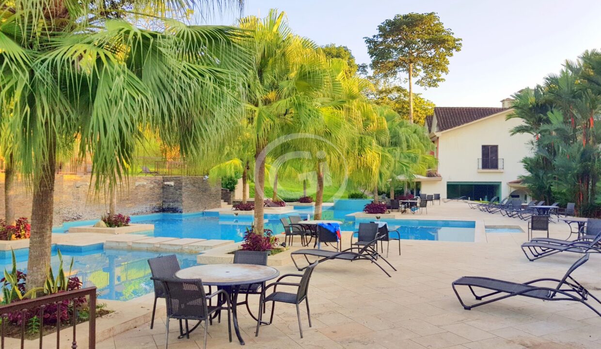 19. Casa Club. Embassy Club TownHome
