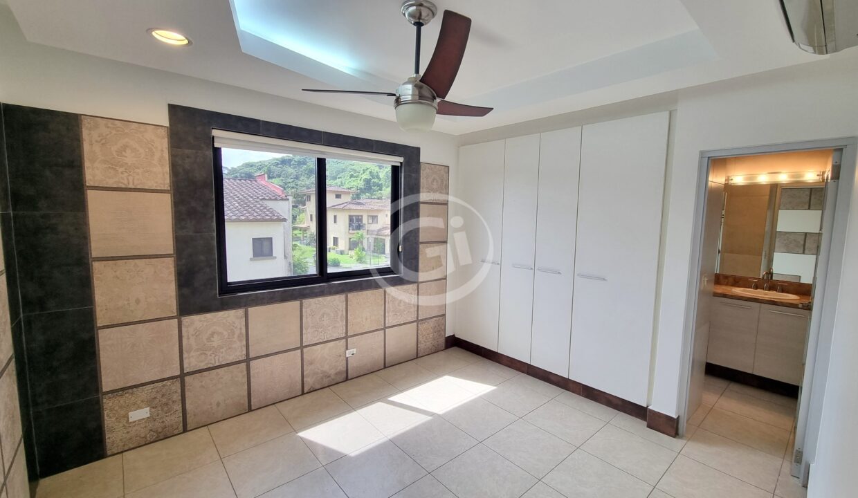 19. Habitación 2. Embassy Club. Alquiler TownHome