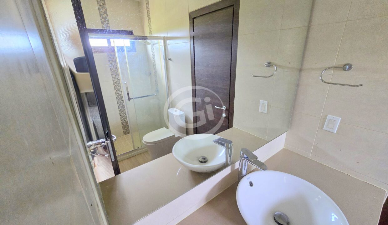 19. baño Compartido (8)