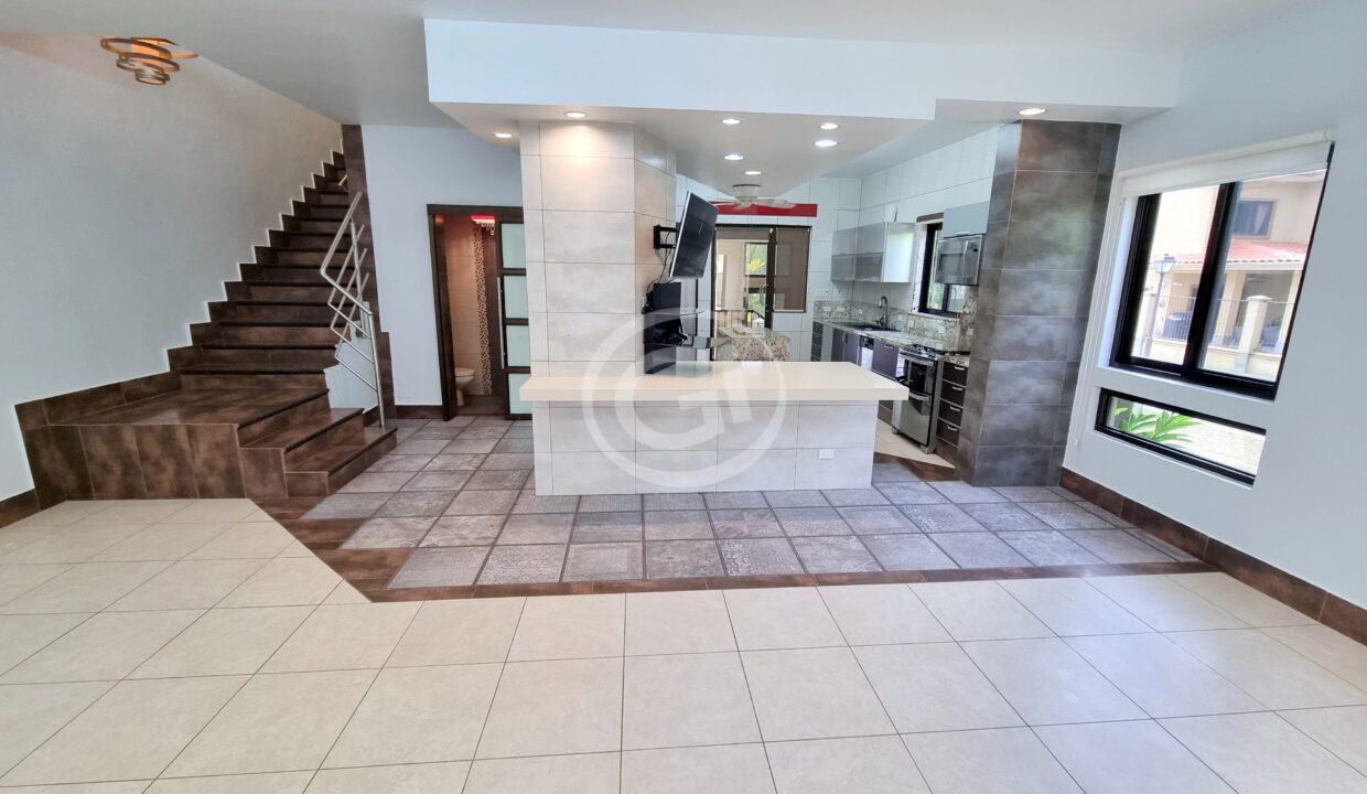 2. Sala-Comedor. Embassy Club. Alquiler TownHome
