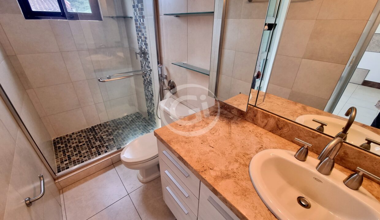 21. Habitación 2. Embassy Club. Alquiler TownHome