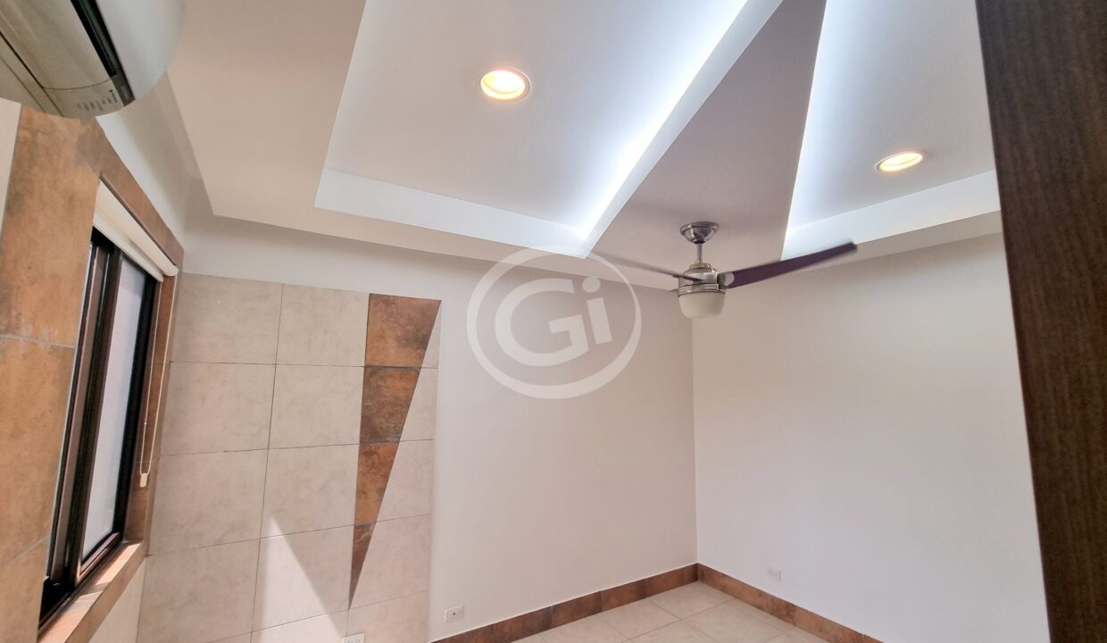 22. Habitación 3. Embassy Club. Alquiler TownHome