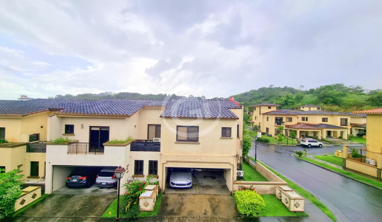 24. Habitación 3. Embassy Club. Alquiler TownHome