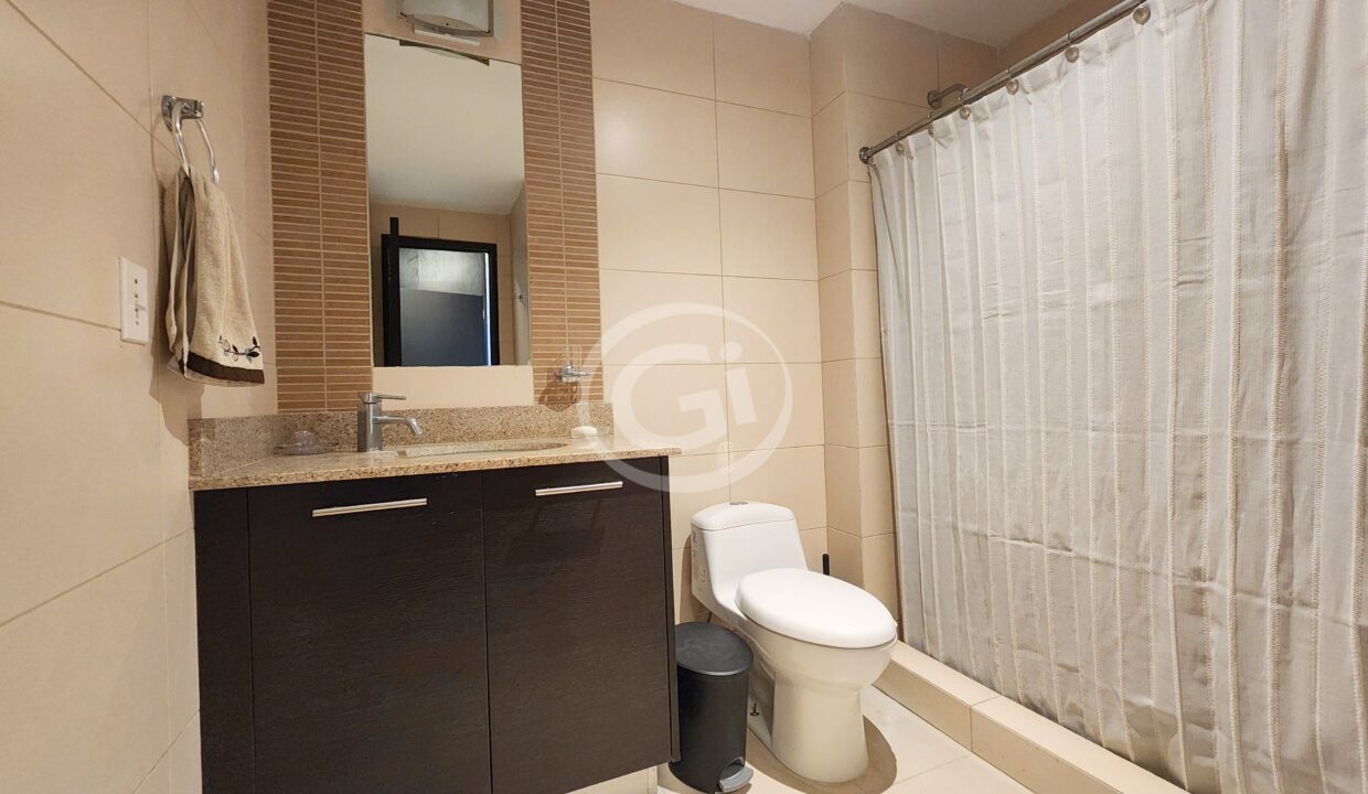 25. Baño Compartido. Venta Apartamento Playa Blanca