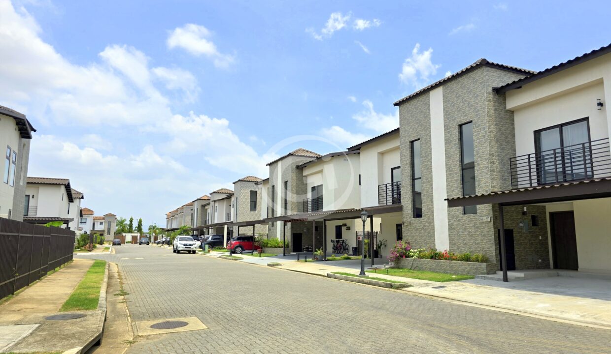 3. Residencial (8)