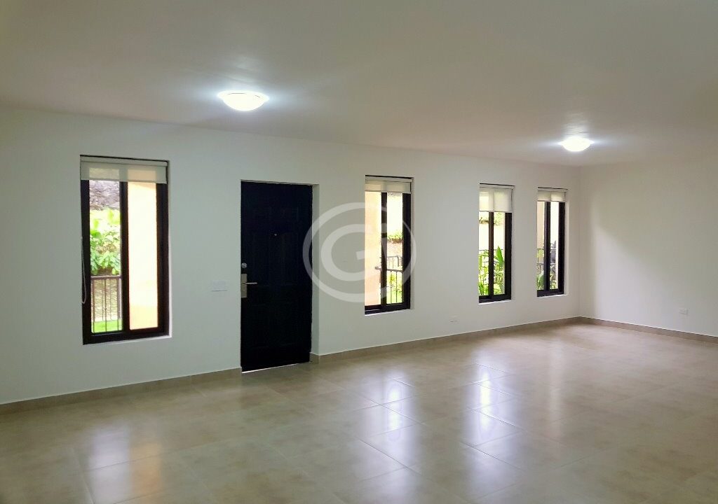 3. Sala-Comedor. Embassy Club TownHome. Clayton