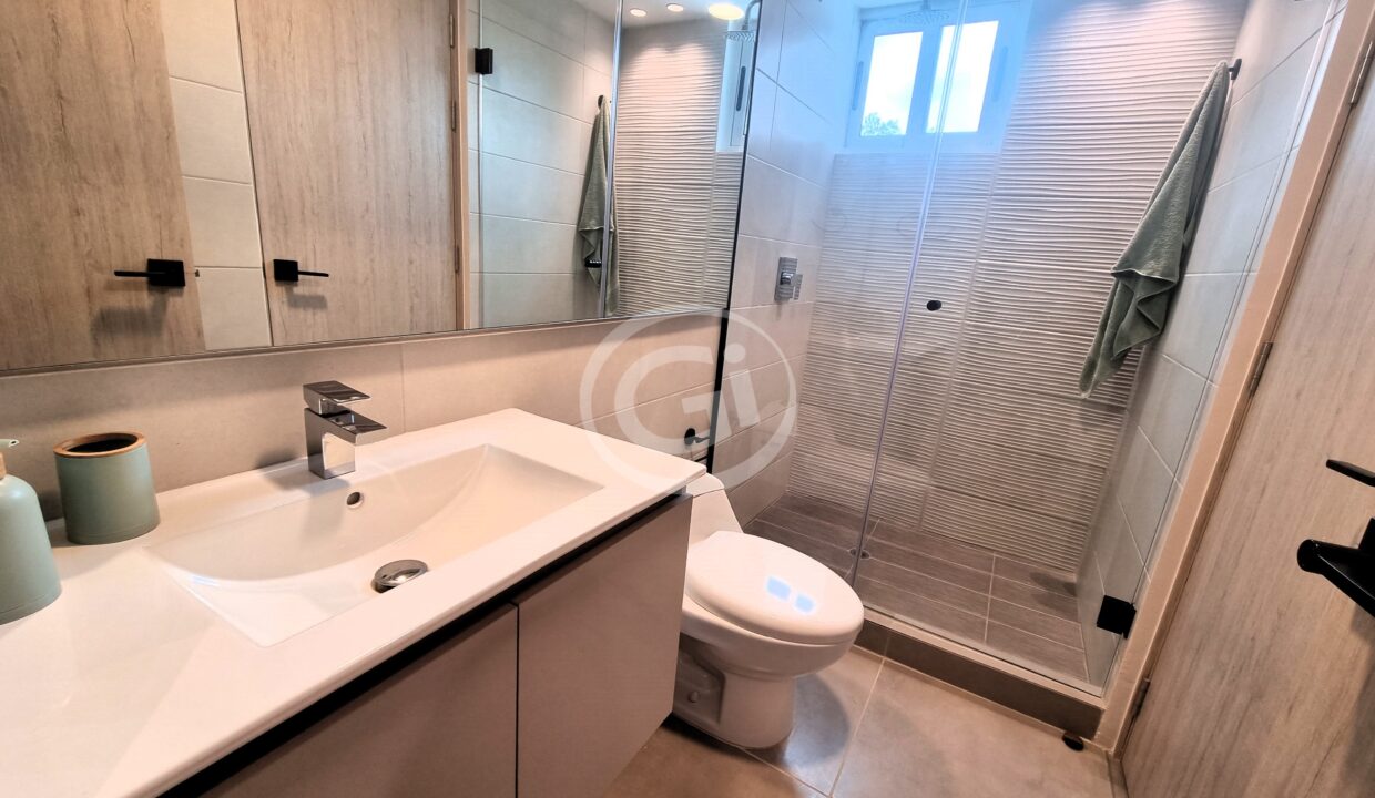 4. Baño Habitacion Principal Apartamento Venta Forest Gate Albrook