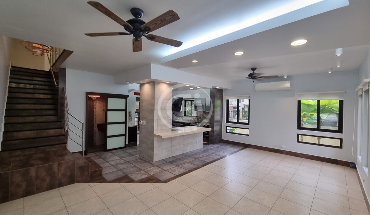 4. Sala-Comedor . Embassy Club. Alquiler TownHome