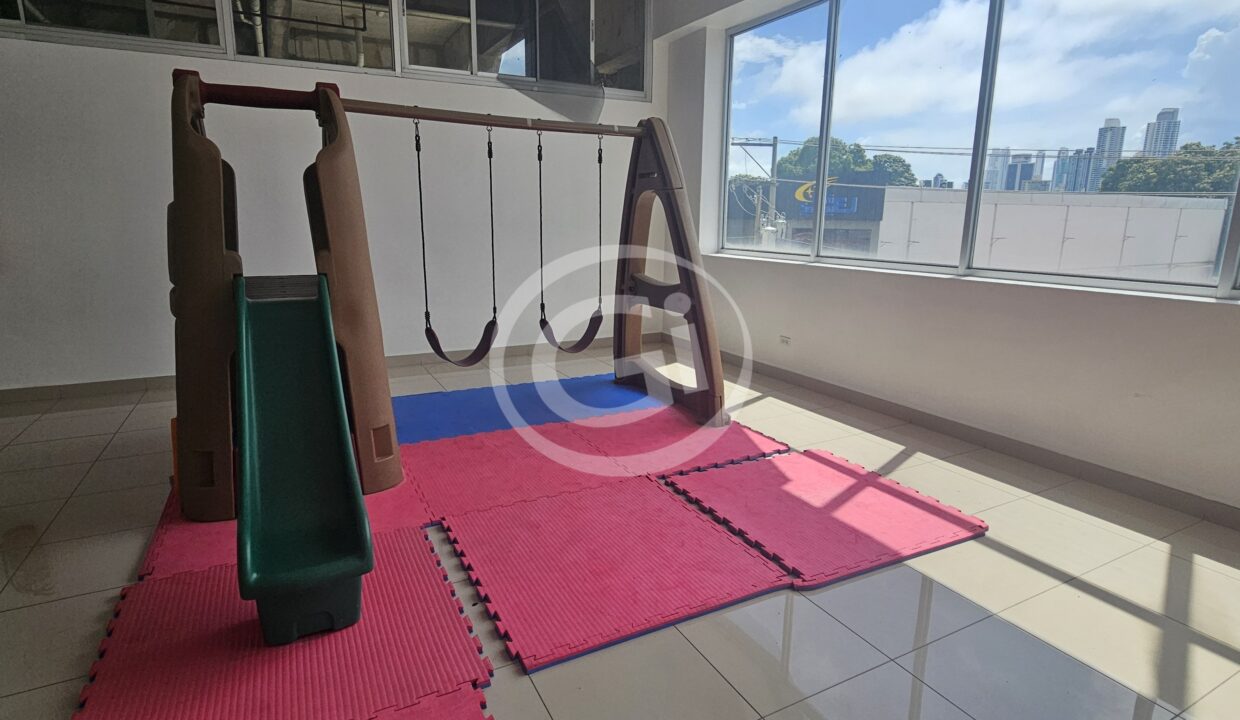 15. Parque infantil apartamento venta Centennial