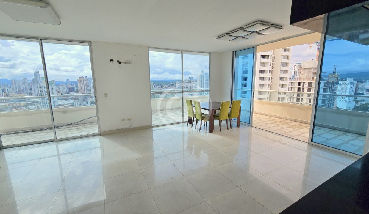 1. Sala-Comedor. Reposeido Bancario Diamond Tower San Francisco