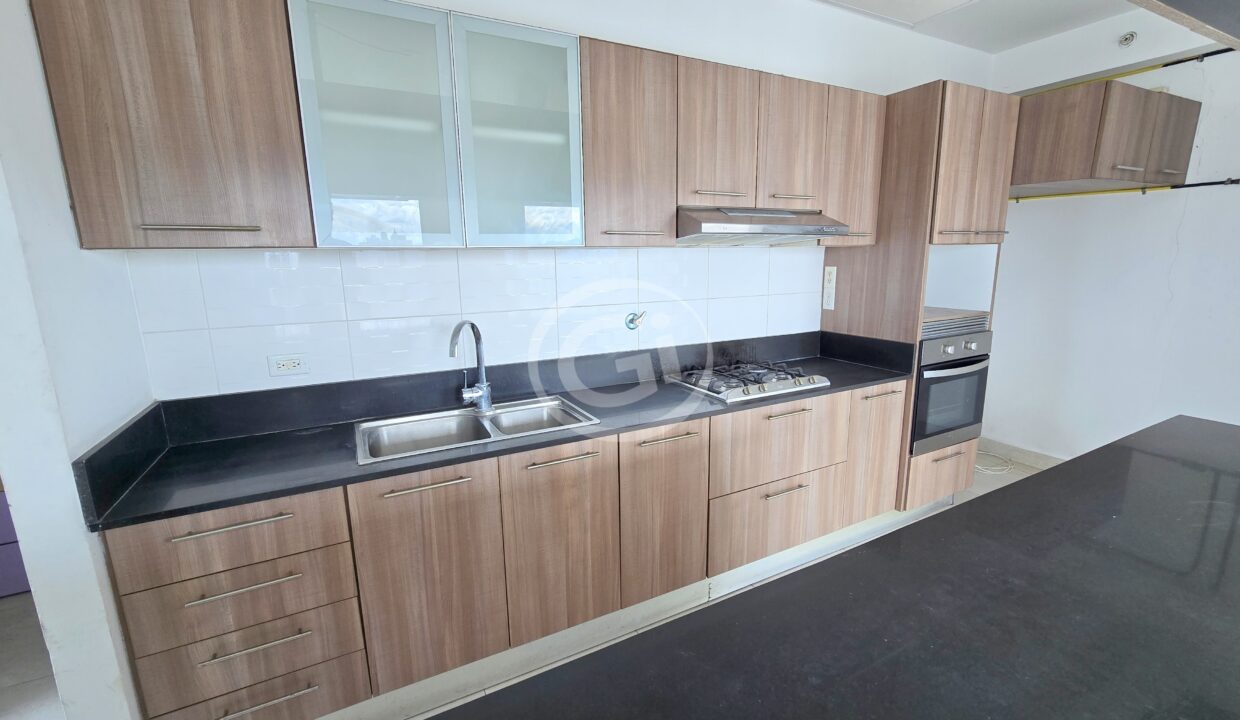 12. Cocina. Reposeido Bancario Diamond Tower San Francisco