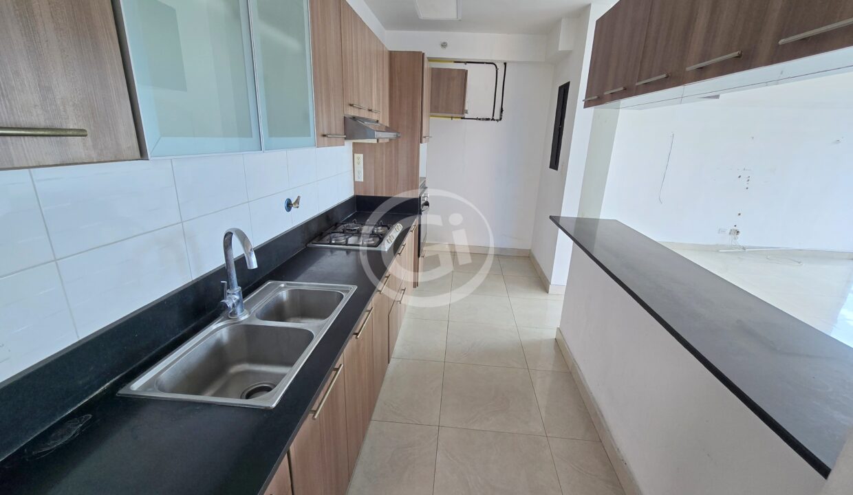 15. Cocina. Reposeido Bancario Diamond Tower San Francisco