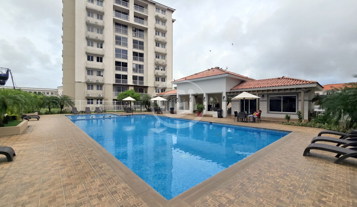 22. Piscina (2)