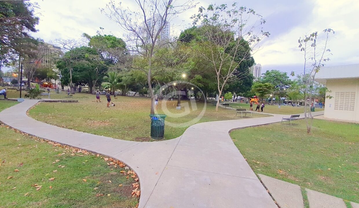 29. Parque de El Carmen. Reposeido Bancario Parques del Carmen Betania
