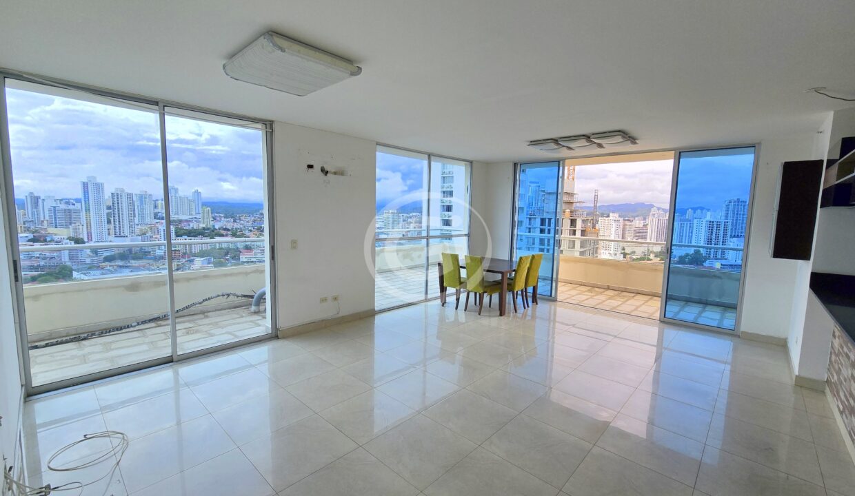 4. Sala-Comedor. Reposeido Bancario Diamond Tower San Francisco