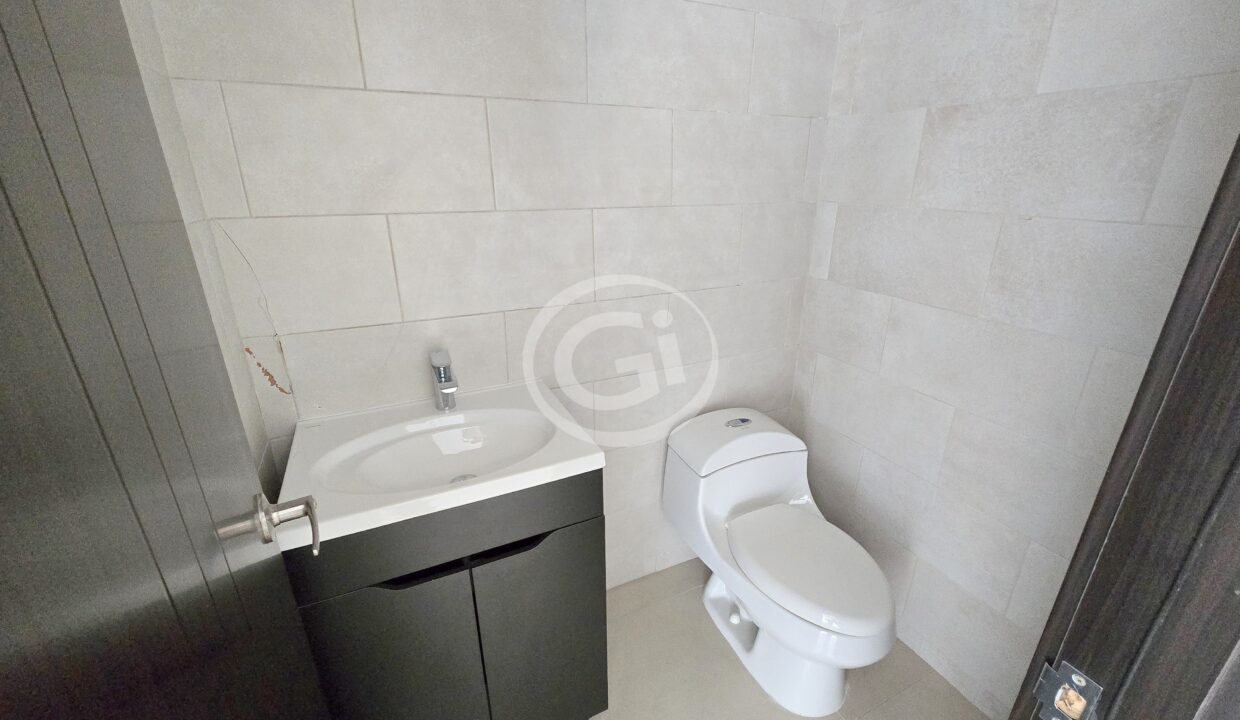 9. Baño de Visitas (2)