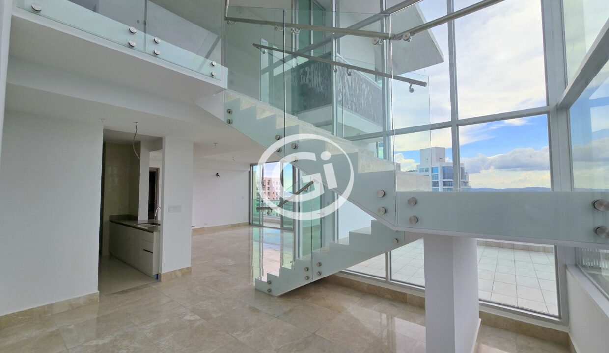 1. Sala-Comedor. Venta Loft Costanera. Bella Vista