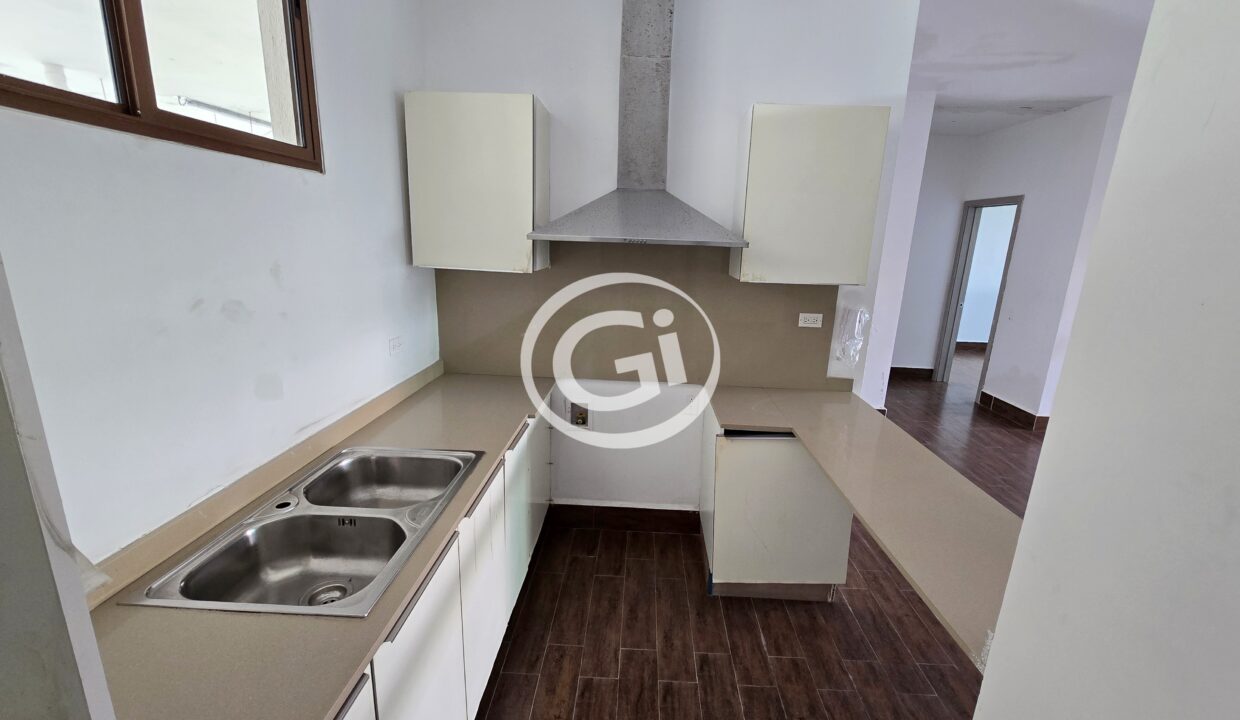 12. Cocina Costamare Costa Sur. Remate Bancario