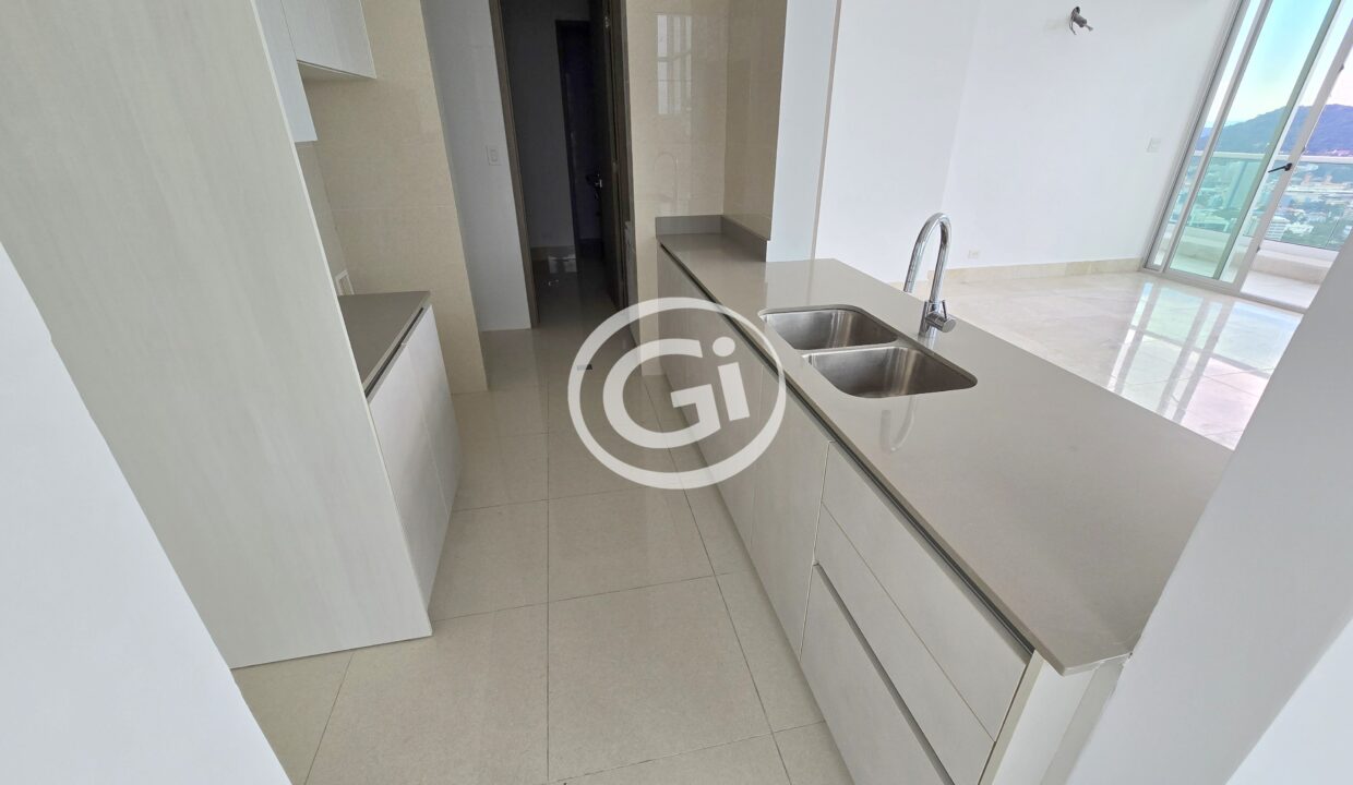 13. Cocina. Venta Loft Costanera. Bella Vista