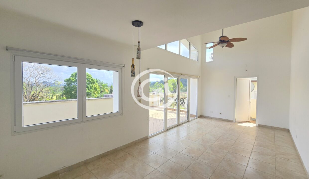 2. Sala-Comedor. Venta Reposeido Bancario Tucan Country Club