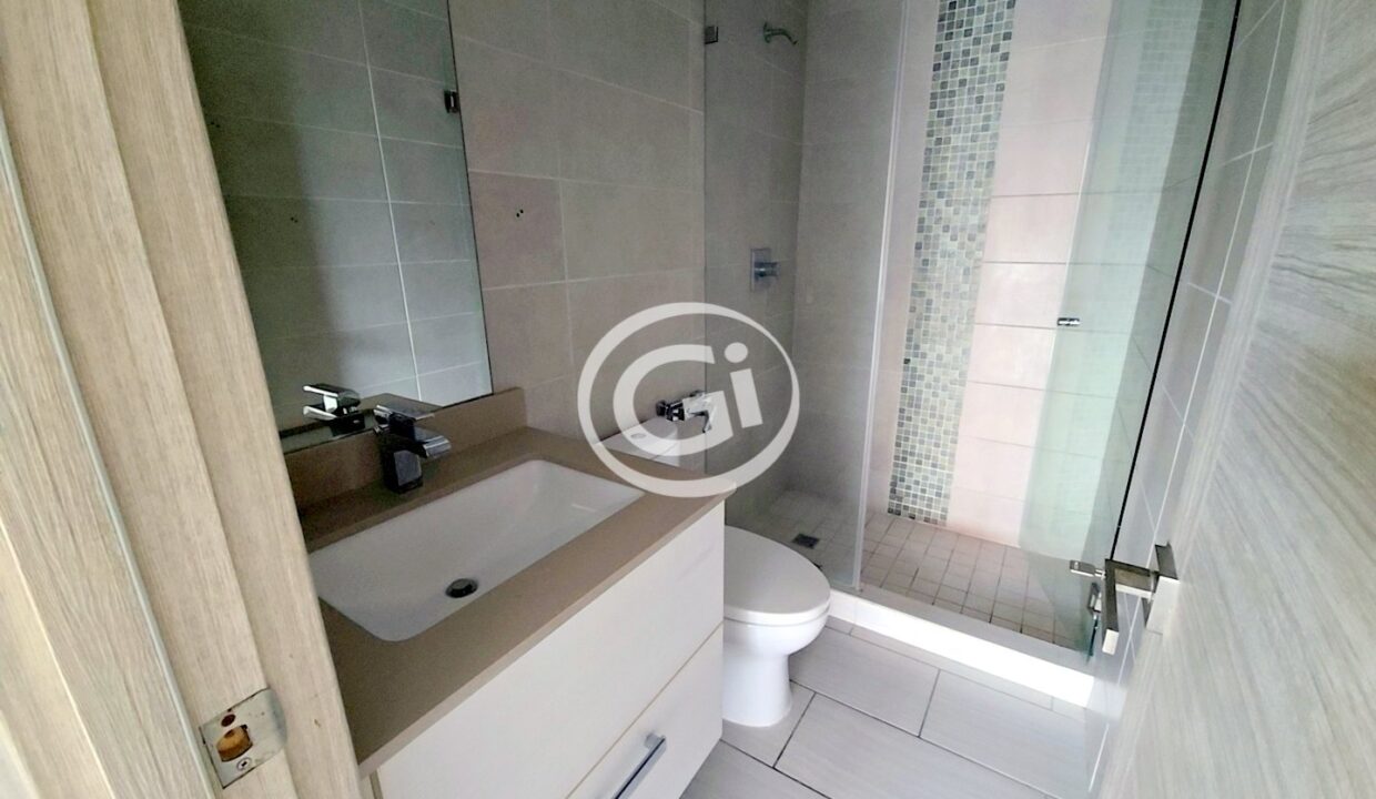 23. Baño Compartido. Venta Remate The Tower 50 San Francisco