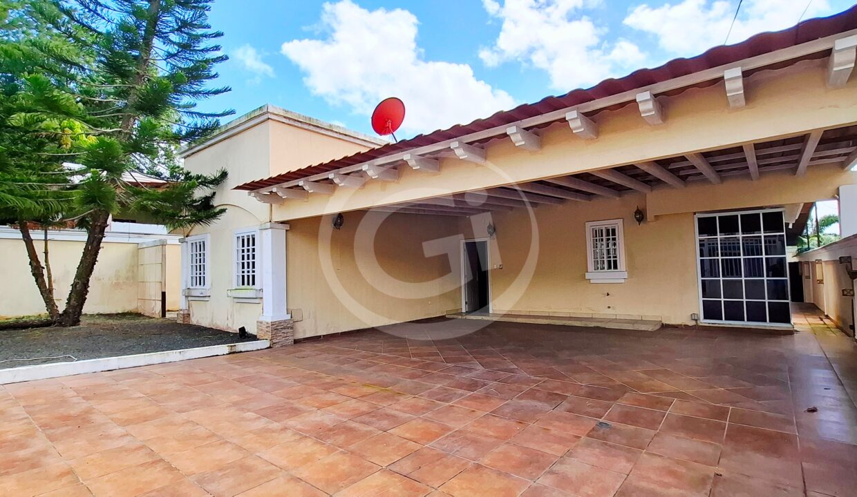 1 - Fachada Casa en Venta Residencial Hill Top Arraiján