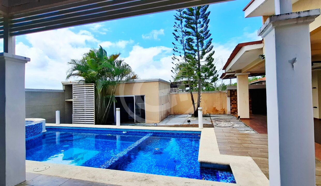 12 -Piscina Casa en Venta Residencial Hill Top Arraiján