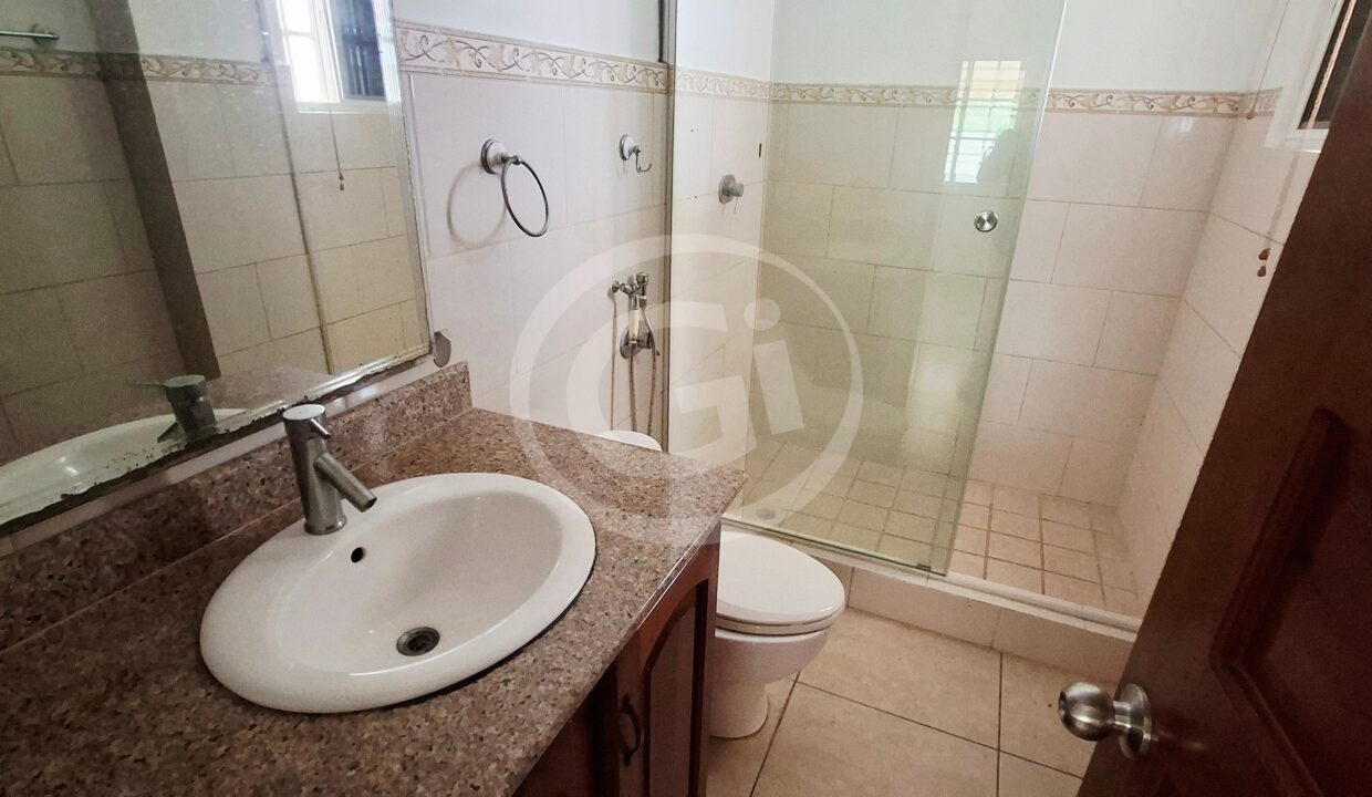 16 -Baño Casa en Venta Residencial Hill Top Arraiján