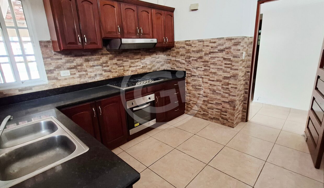 5 -Cocina Casa en Venta Residencial Hill Top Arraiján