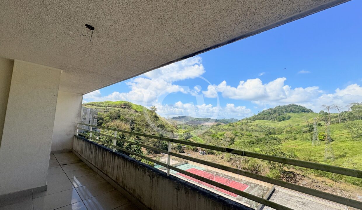 5. Altamira DO 301 balcón
