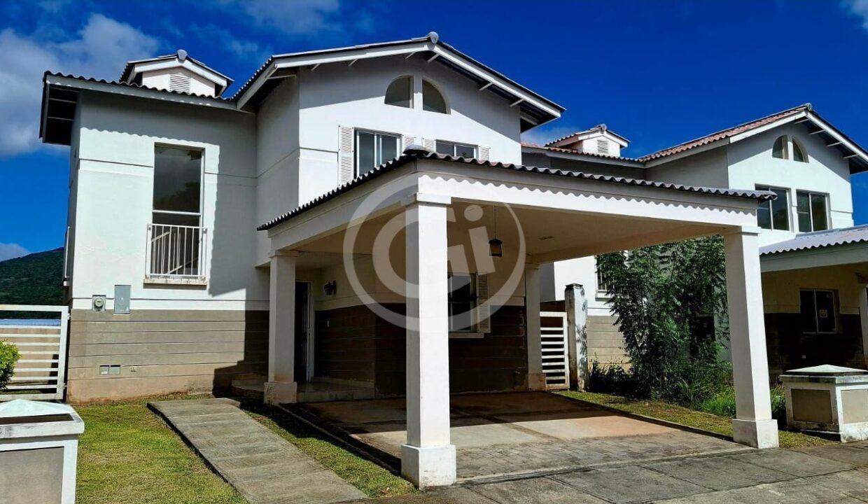 1 - Fachada Casa en Venta Playa Dorada Las Olas Arraiján
