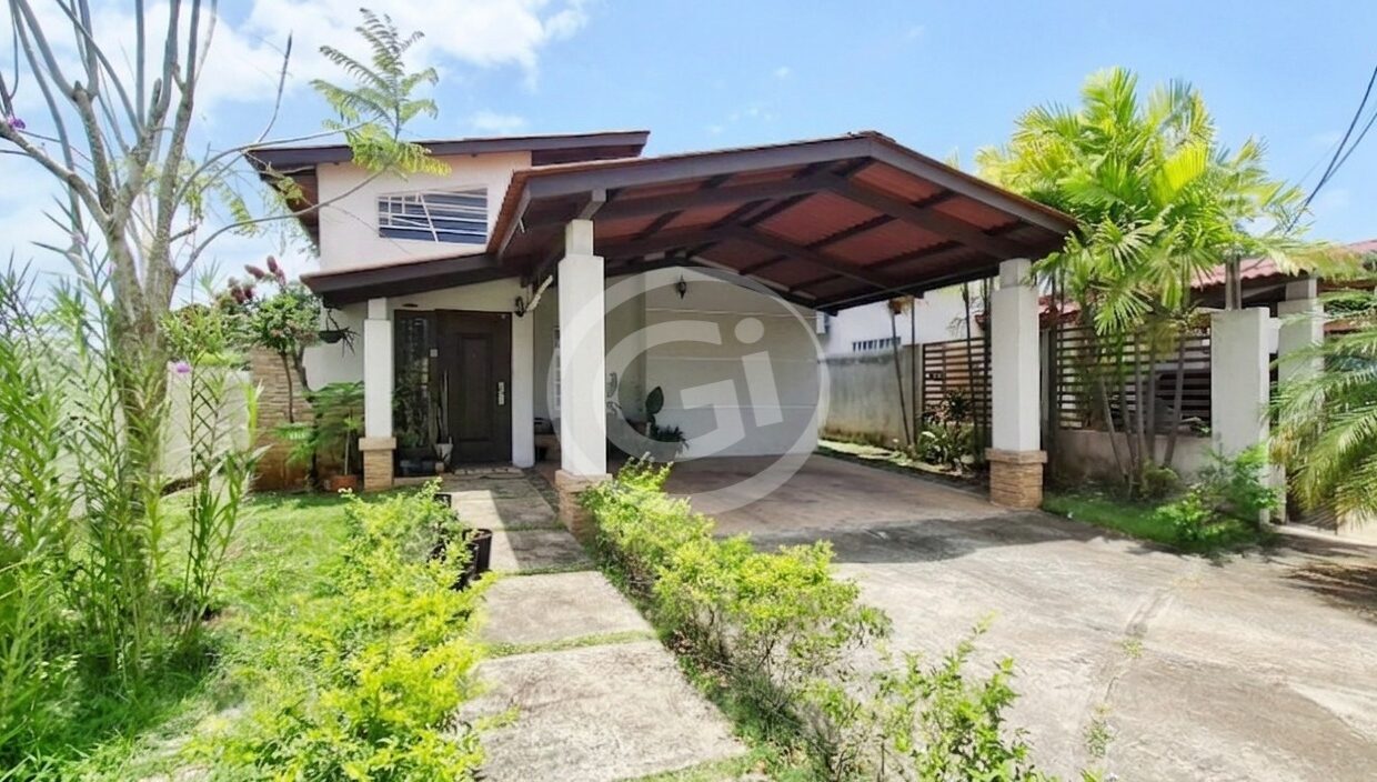 1- Fachada Casa en venta Vista Verde Arraiján