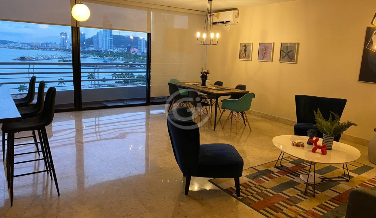 1. Sala Venta apartamento los delfines