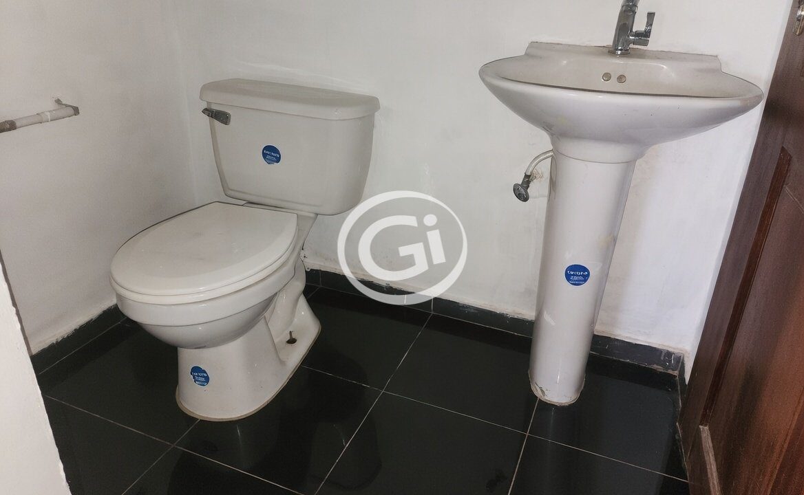 10. Baño Alquiler oficina plaza vendo. 10