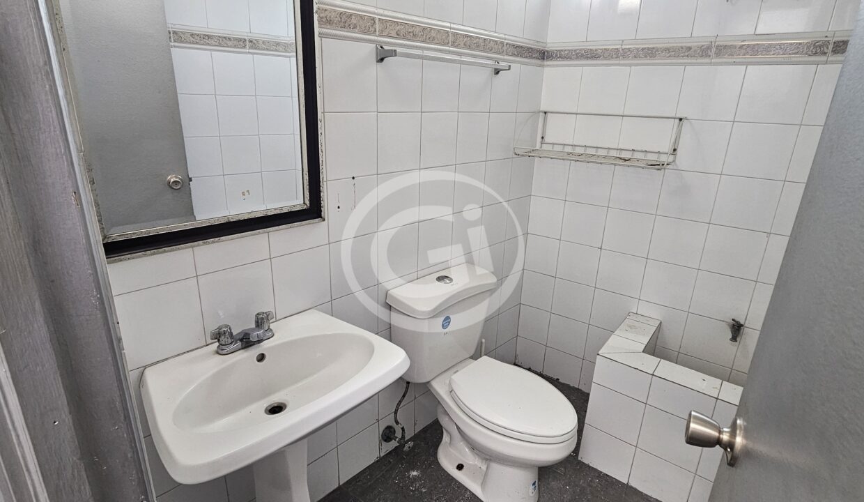 10. Baño. Oficina IBC Venta