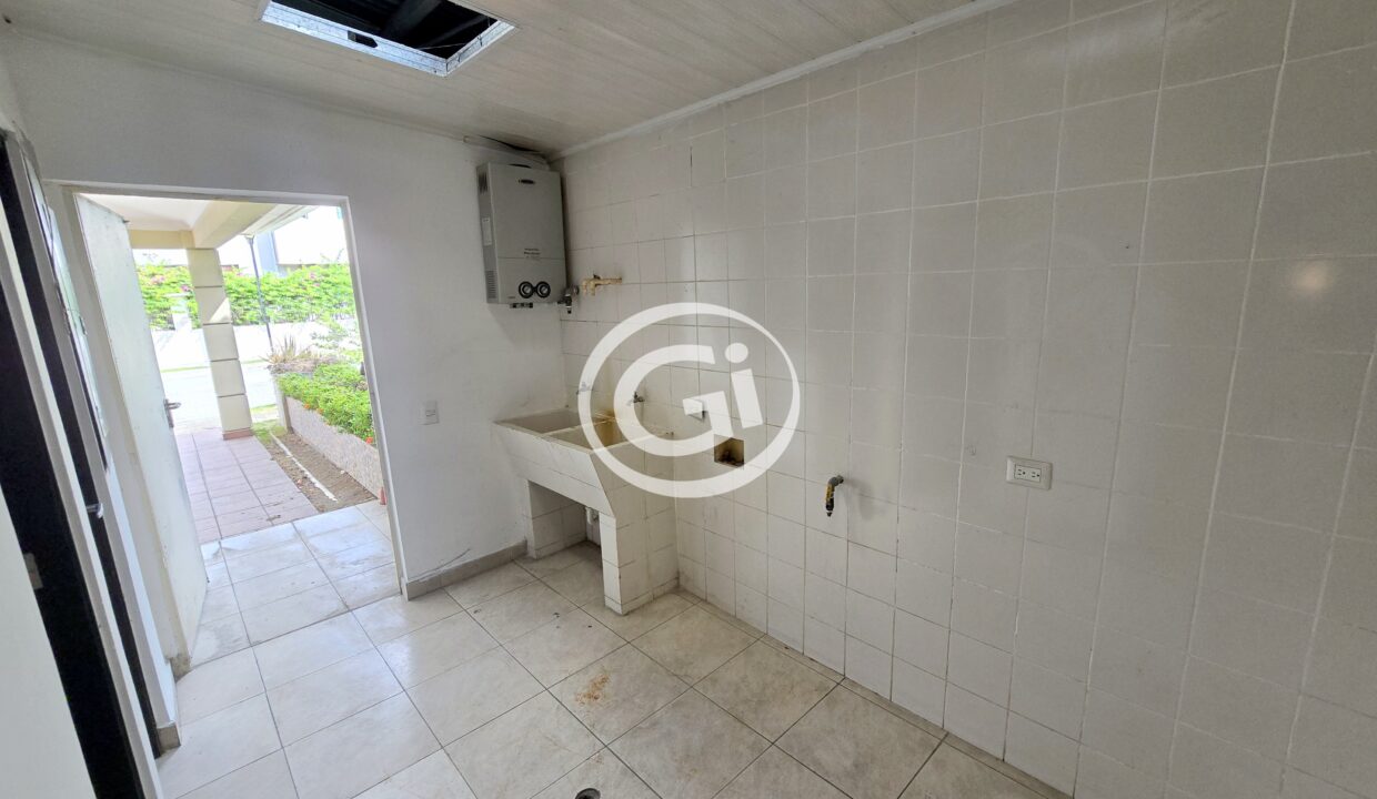 10. Lavanderia. Remate Bancario Casa Dorado Village