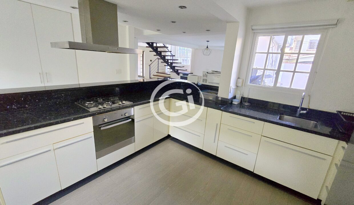 11. Cocina. Remate Bancario Casa Albrook
