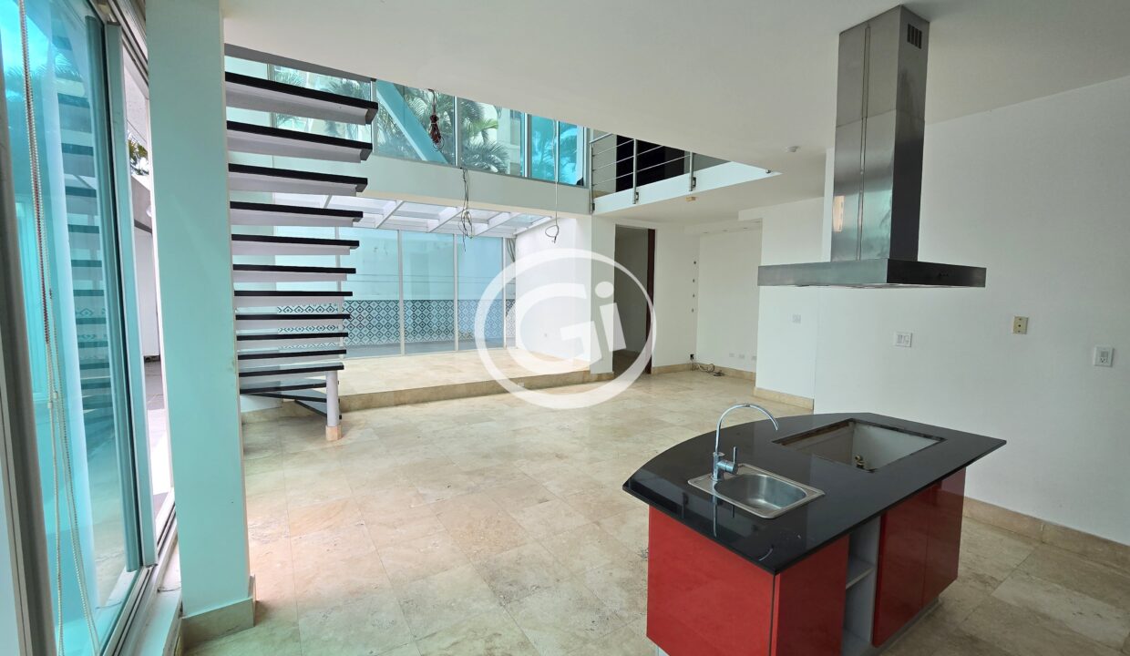 11. Cocina. Remate Bancario Loft Four 41 Punta Pacifica