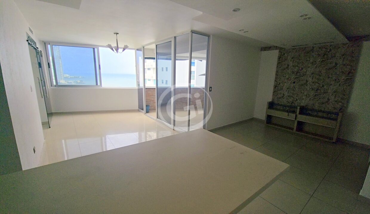 11. Comedor. Venta Apartamento Marina Terrace Av Balboa Remate Bancario