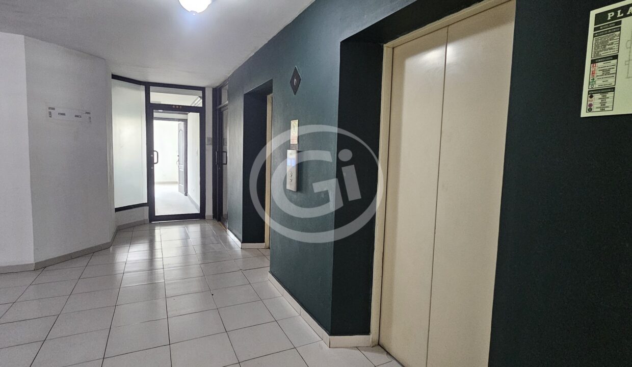 12. Oficinas externas y elevadores. Oficina IBC Venta