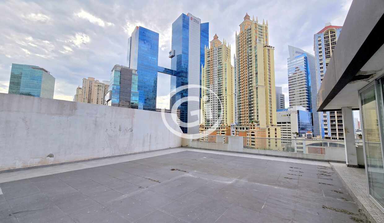 13. Terraza. Remate Bancario Loft Four 41 Punta Pacifica