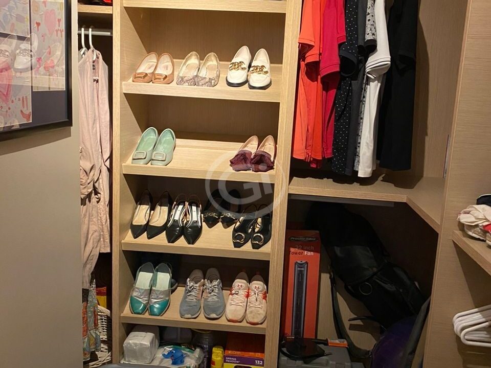 13. Walk in closet Venta apartamento los delfines