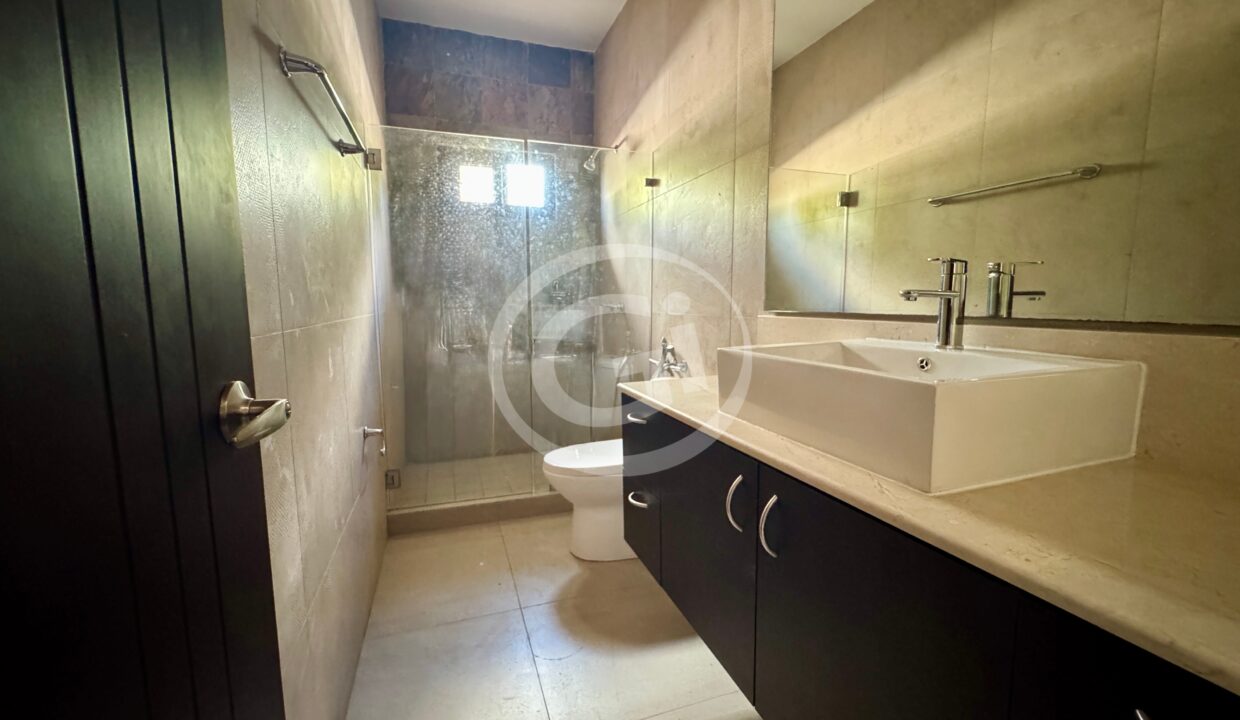 15. Baño 2 Casa venta Sunset Coast Costa Sur