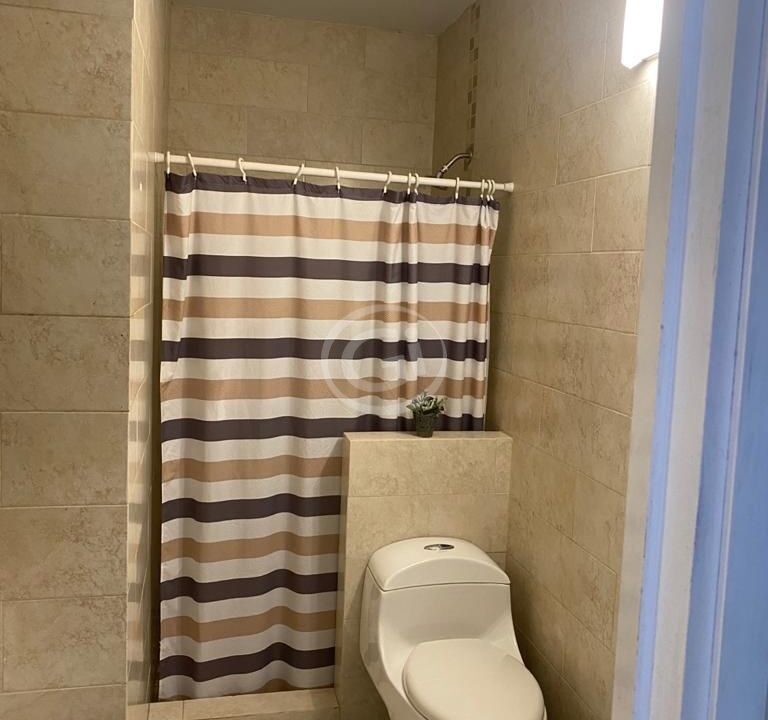 15. baño principal Venta apartamento los delfines