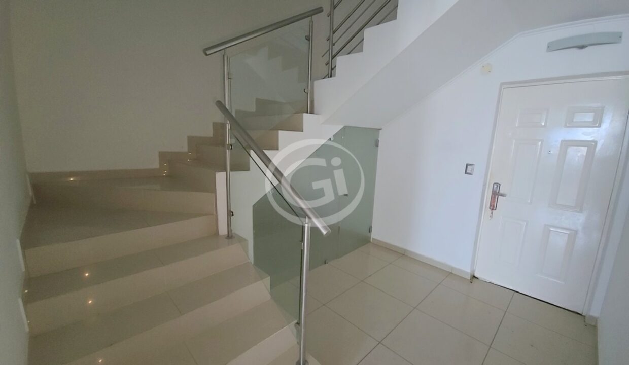 16. Hall de Entrada. Venta Apartamento Marina Terrace Av Balboa Remate Bancario