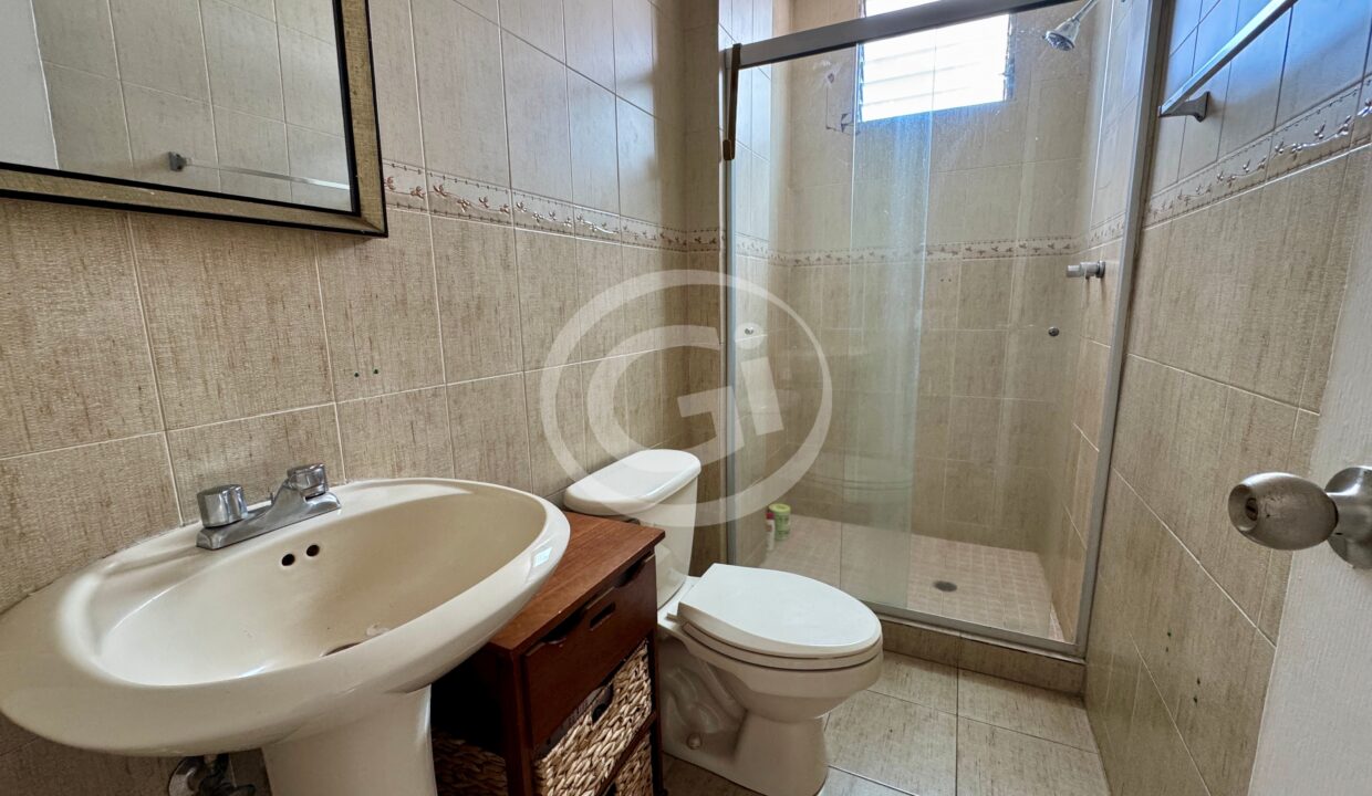 17. Baño venta apartamento Tower Park Altos del Golf