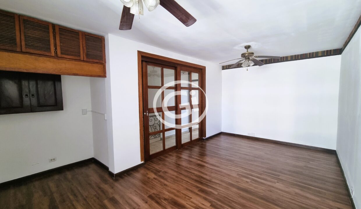 17. Estudio y maletero Venta Bahia Azul